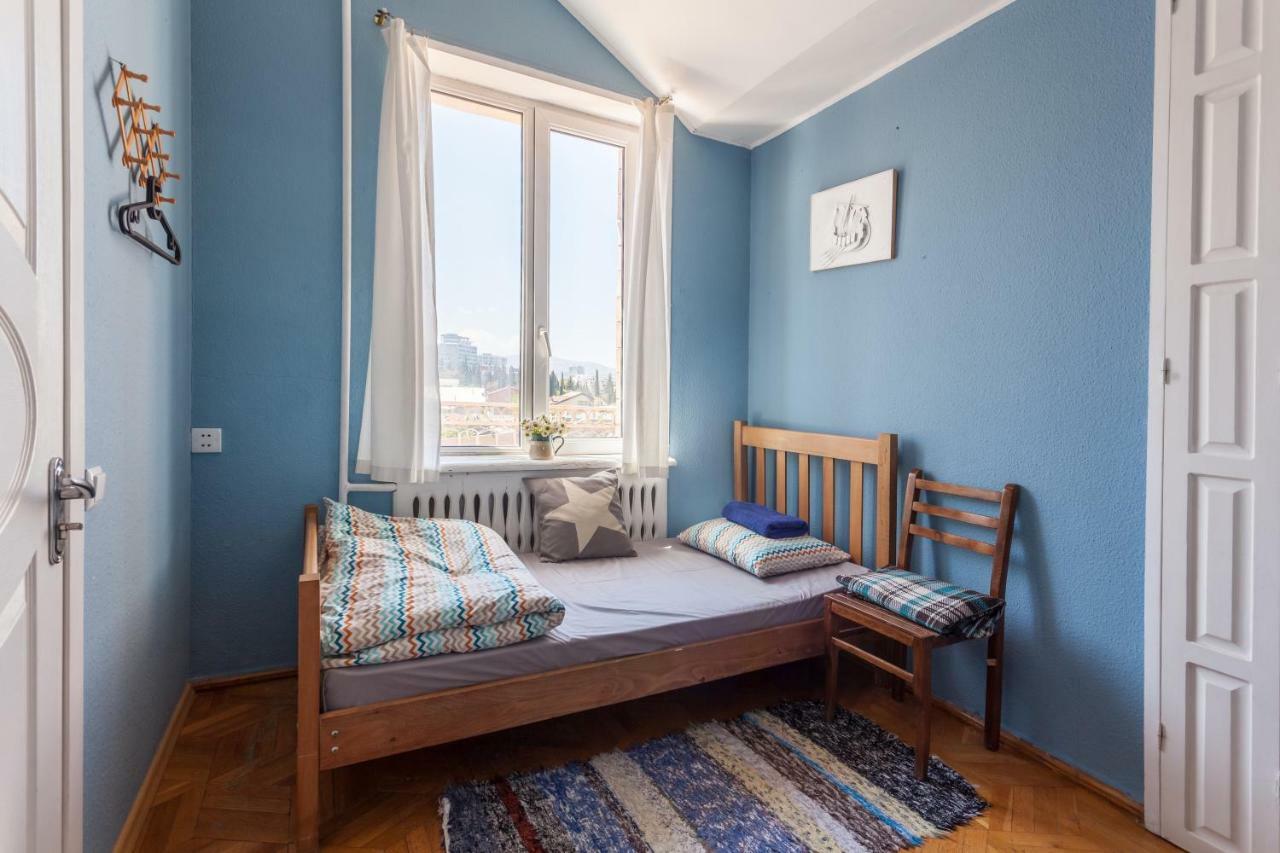 M42 Hostel Тбилиси Экстерьер фото