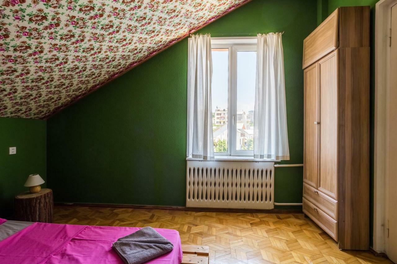 M42 Hostel Тбилиси Экстерьер фото
