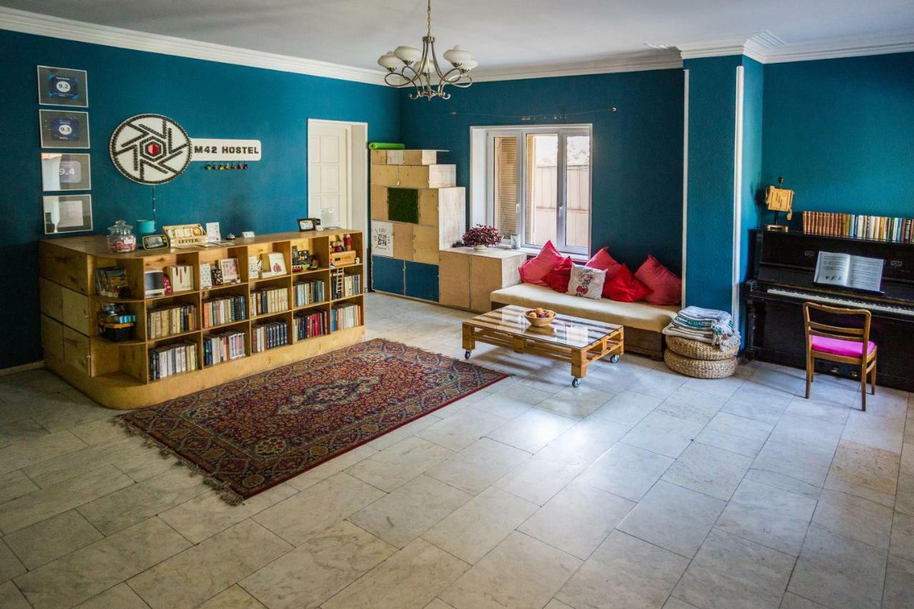 M42 Hostel Тбилиси Экстерьер фото
